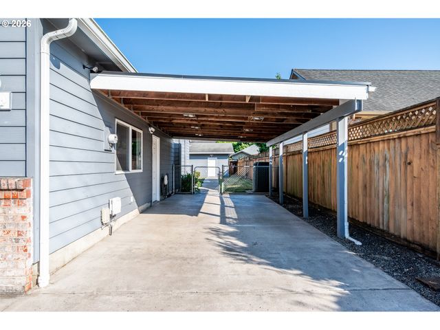 2360 38TH Ave, Longview, WA 98632
