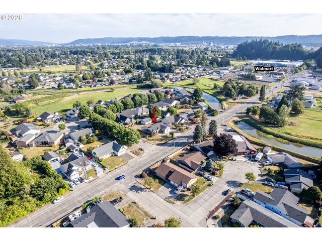 2360 38TH Ave, Longview, WA 98632