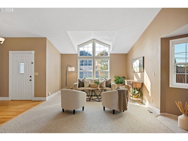 2360 38TH Ave, Longview, WA 98632