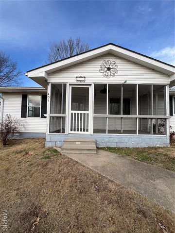 404 Moore Street, Dexter, MO 63841