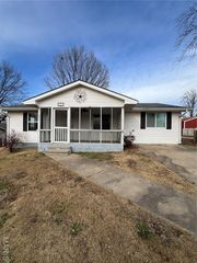 404 Moore Street, Dexter, MO 63841