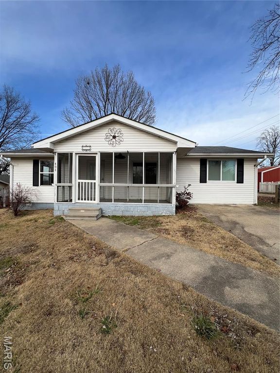 404 Moore Street, Dexter, MO 63841