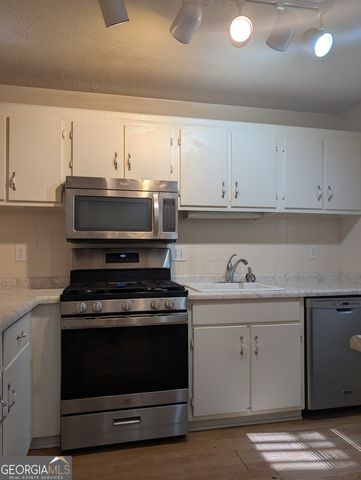 206 River Run Drive, Atlanta, GA 30350