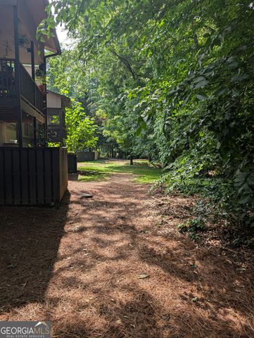 206 River Run Drive, Atlanta, GA 30350