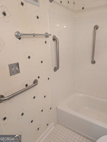 206 River Run Drive, Atlanta, GA 30350