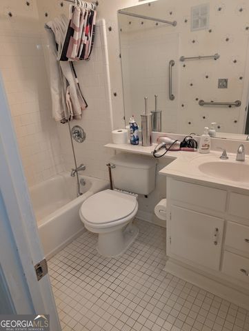 206 River Run Drive, Atlanta, GA 30350