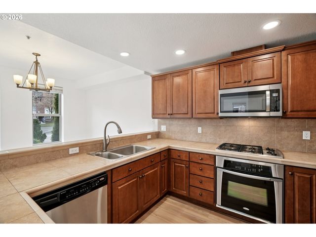 6299 Ne CARILLION Dr, Hillsboro, OR 97124