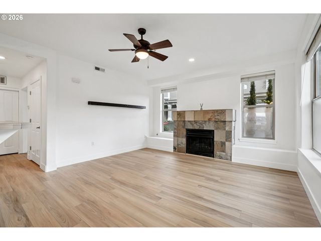 6299 Ne CARILLION Dr, Hillsboro, OR 97124