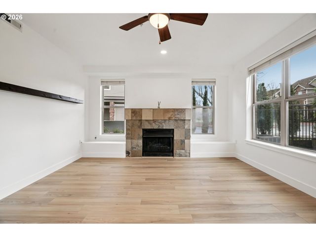 6299 Ne CARILLION Dr, Hillsboro, OR 97124