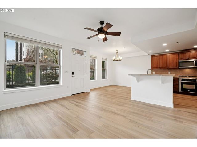 6299 Ne CARILLION Dr, Hillsboro, OR 97124