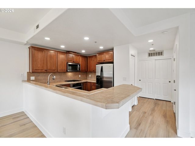 6299 Ne CARILLION Dr, Hillsboro, OR 97124