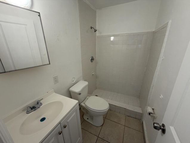 1100 NW 7TH Street 2, Fort Lauderdale, FL 33311