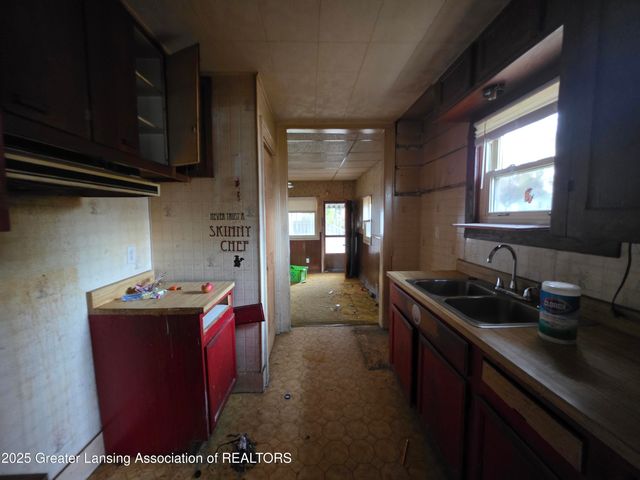 1106 Regent Street, Lansing, MI 48912