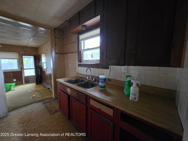 1106 Regent Street, Lansing, MI 48912