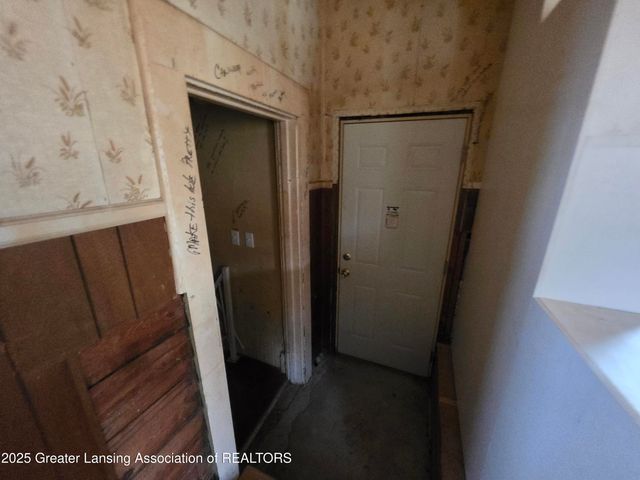 1106 Regent Street, Lansing, MI 48912