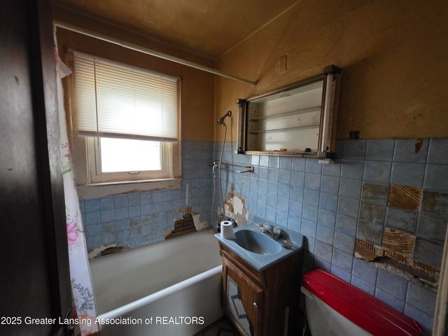 1106 Regent Street, Lansing, MI 48912