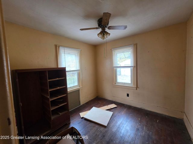 1106 Regent Street, Lansing, MI 48912