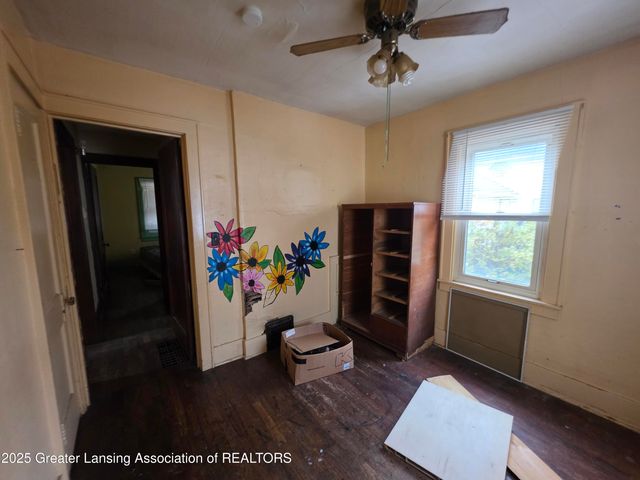 1106 Regent Street, Lansing, MI 48912