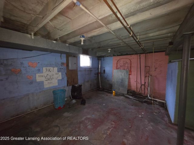 1106 Regent Street, Lansing, MI 48912