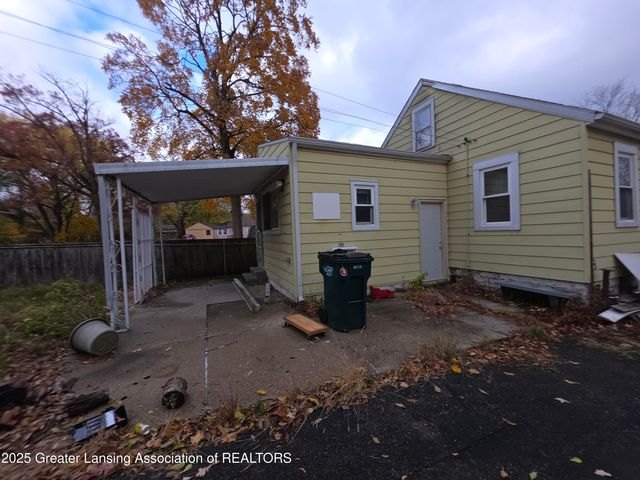 1106 Regent Street, Lansing, MI 48912