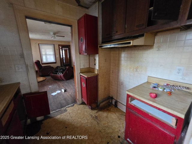 1106 Regent Street, Lansing, MI 48912