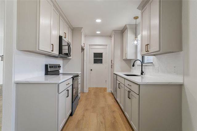 4908 Southwest Boulevard, Fort Worth, TX 76116