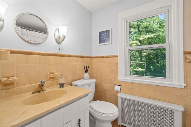 119 Newton Ave N, Worcester, MA 01609