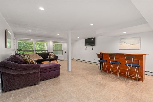 119 Newton Ave N, Worcester, MA 01609