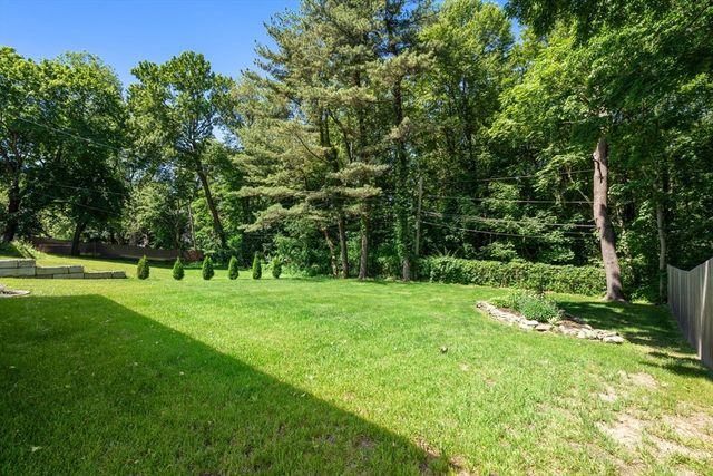119 Newton Ave N, Worcester, MA 01609