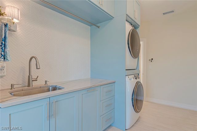 3320 Riviera Lakes CT, Bonita Springs, FL 34134