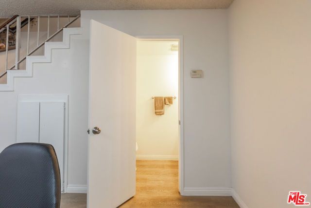 14924 Nordhoff Street 6, North Hills (los Angeles), CA 91343