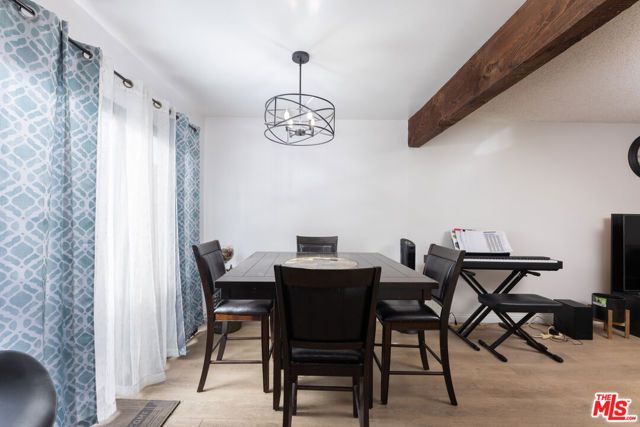 14924 Nordhoff Street 6, North Hills (los Angeles), CA 91343