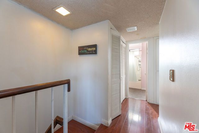 14924 Nordhoff Street 6, North Hills (los Angeles), CA 91343