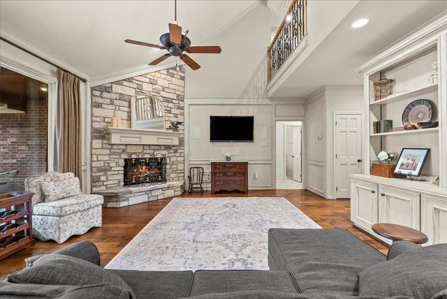 408 Allan Street, Friendswood, TX 77546