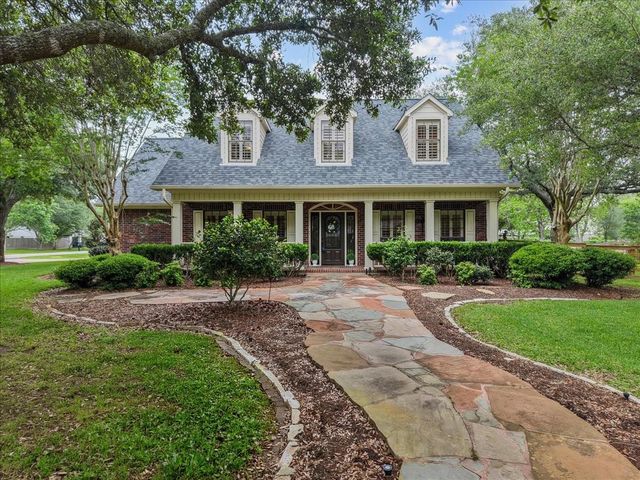 408 Allan Street, Friendswood, TX 77546
