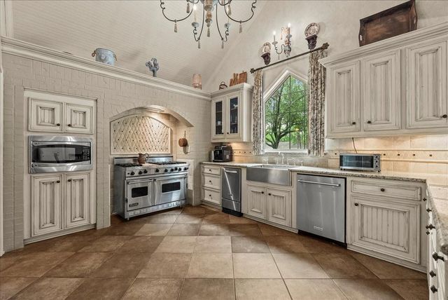 408 Allan Street, Friendswood, TX 77546