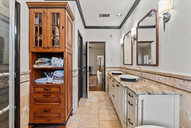 408 Allan Street, Friendswood, TX 77546