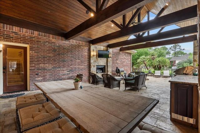 408 Allan Street, Friendswood, TX 77546