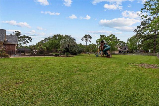 408 Allan Street, Friendswood, TX 77546