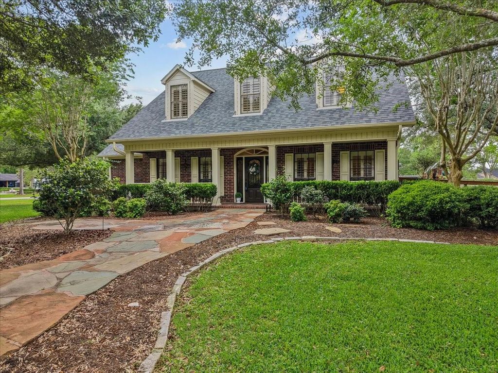 408 Allan Street, Friendswood, TX 77546