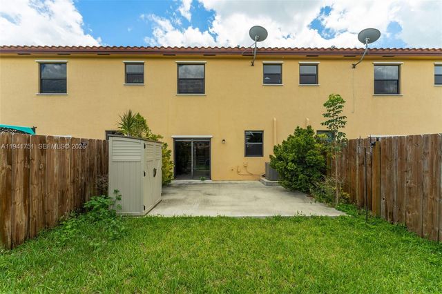 3763 SE 2nd St, Homestead, FL 33033