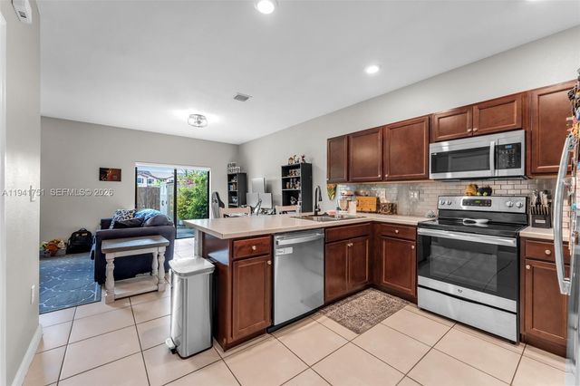 3763 SE 2nd St, Homestead, FL 33033