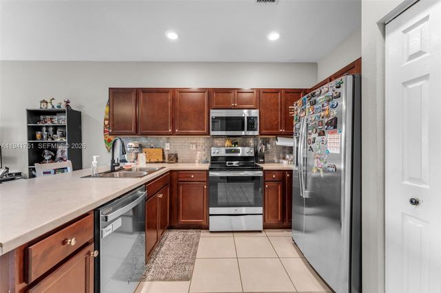 3763 SE 2nd St, Homestead, FL 33033