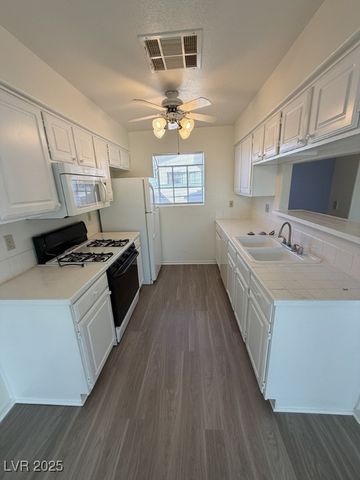 275 North LAMB BL Boulevard C, Las Vegas, NV 89110