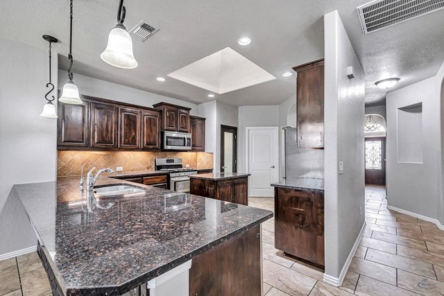 1512 San Miguel Ave, Midland, TX 79705