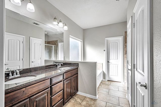 1512 San Miguel Ave, Midland, TX 79705