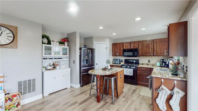 9905 Creekside Way, Streetsboro, OH 44241
