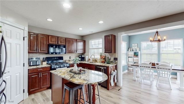 9905 Creekside Way, Streetsboro, OH 44241