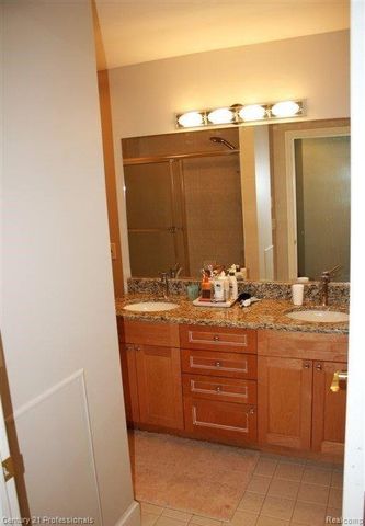 174 EVALINE Drive, Troy, MI 48085