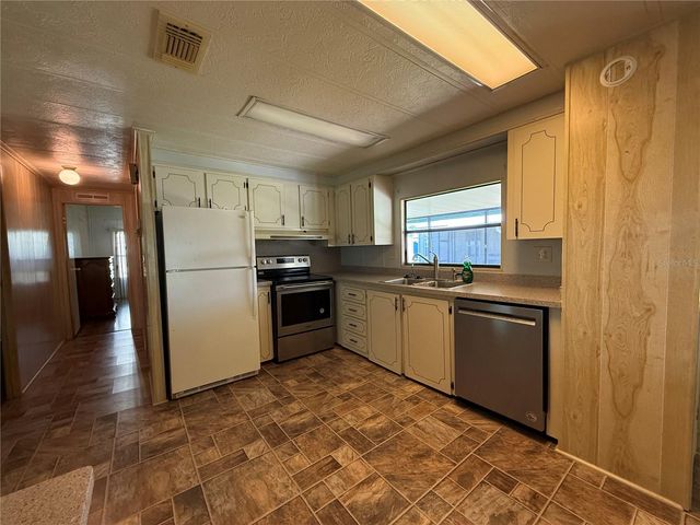 103 CYPRESS ROAD, Wildwood, FL 34785